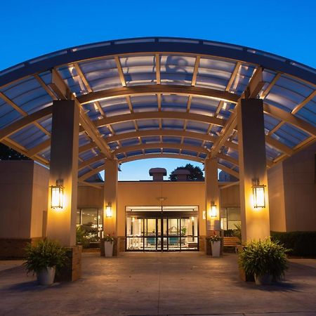 Sheraton Milwaukee Brookfield Bagian luar foto