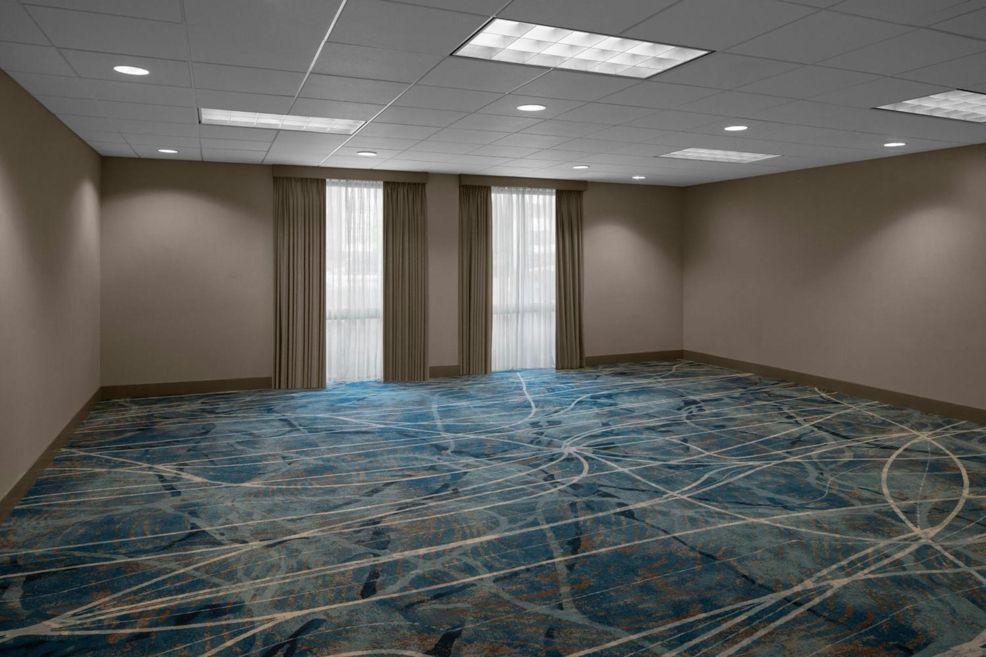 Sheraton Milwaukee Brookfield Bagian luar foto