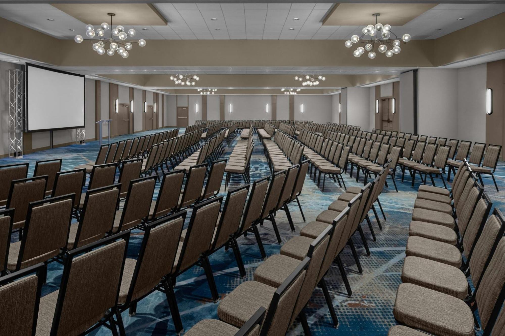 Sheraton Milwaukee Brookfield Bagian luar foto
