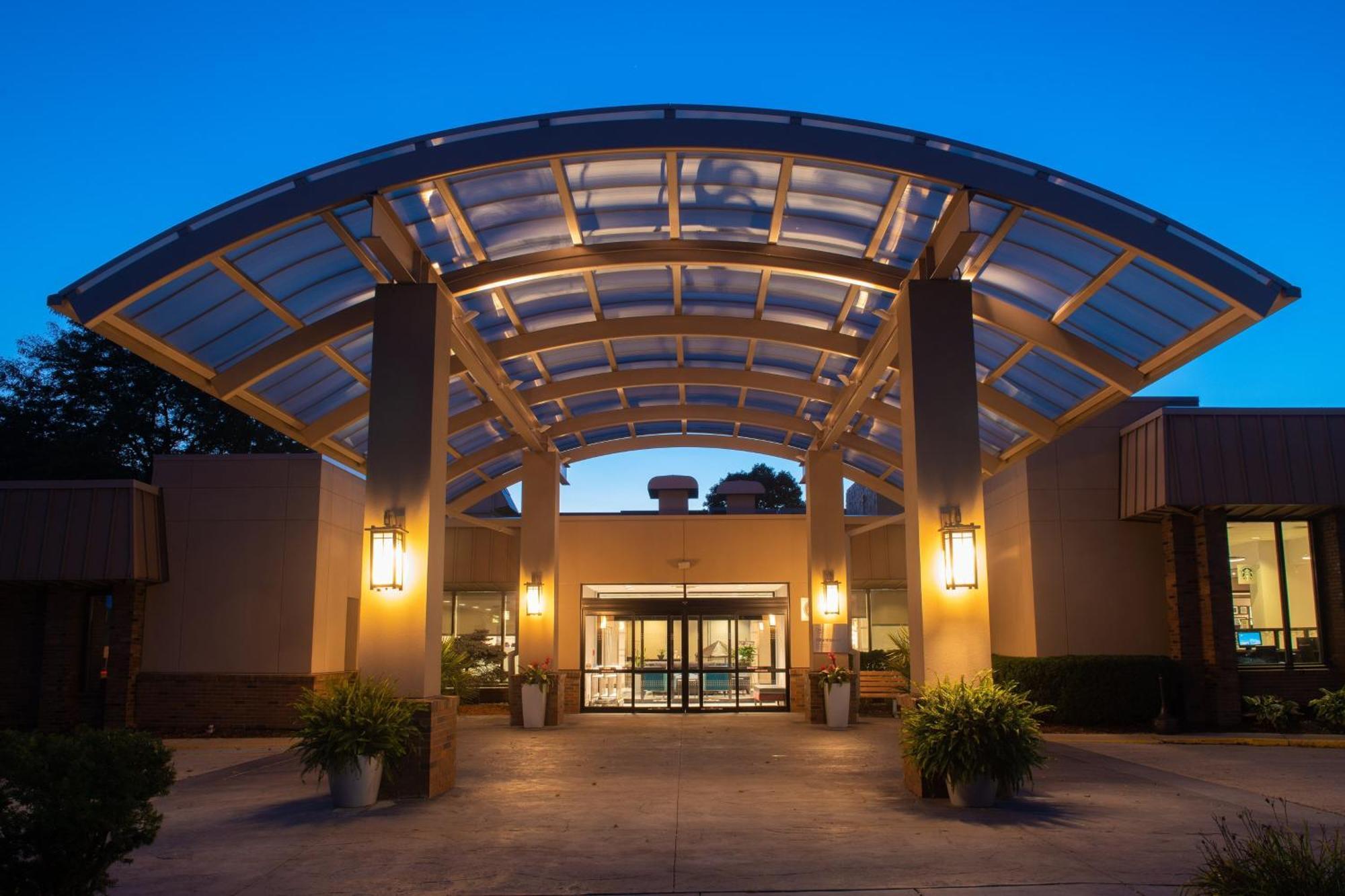 Sheraton Milwaukee Brookfield Bagian luar foto