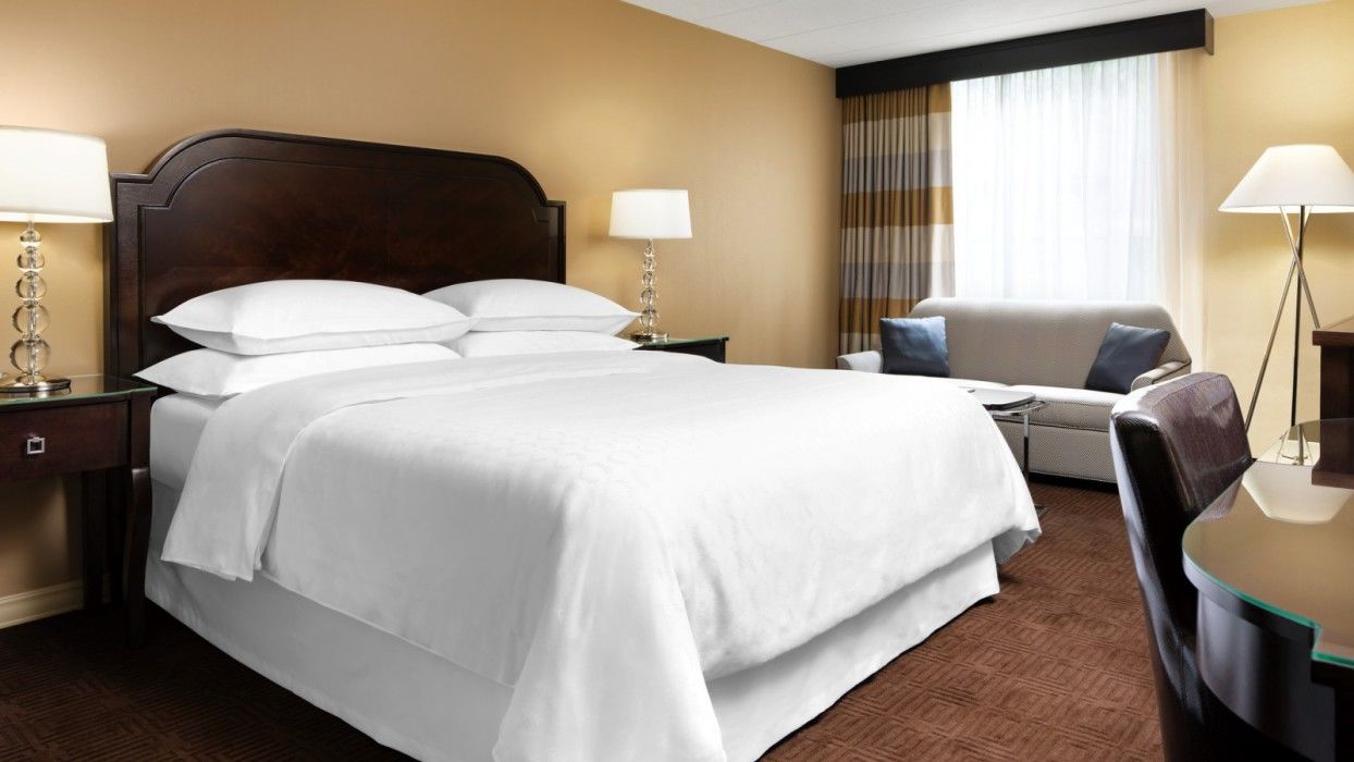 Sheraton Milwaukee Brookfield Bagian luar foto
