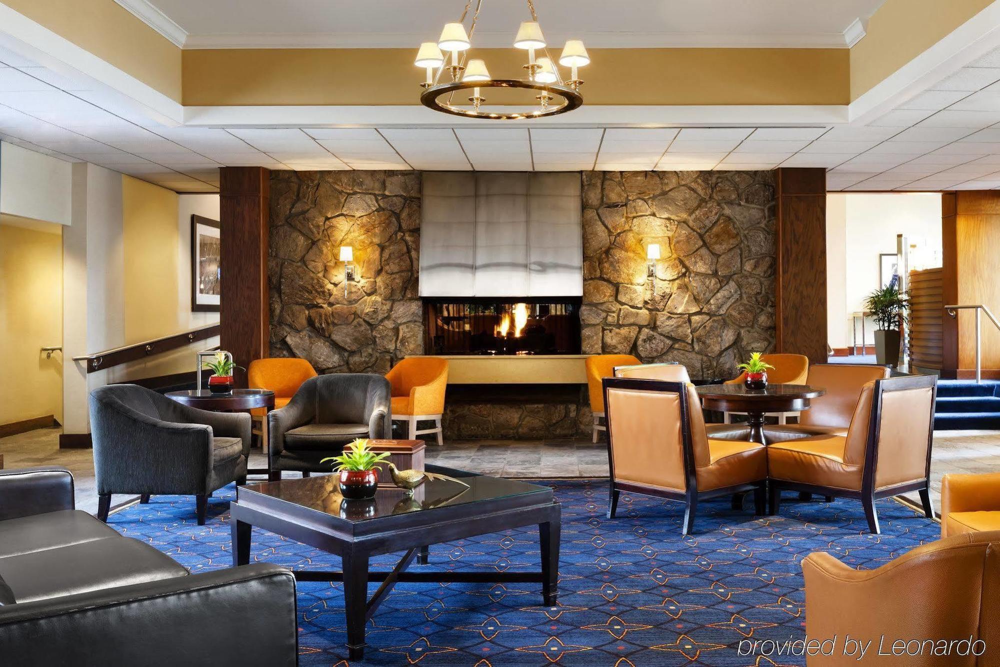 Sheraton Milwaukee Brookfield Bagian luar foto