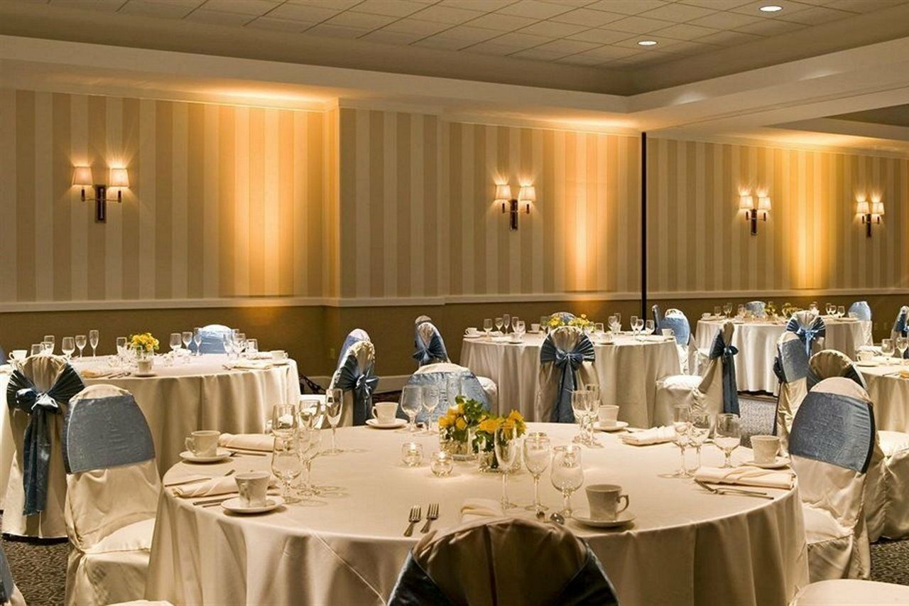 Sheraton Milwaukee Brookfield Bagian luar foto
