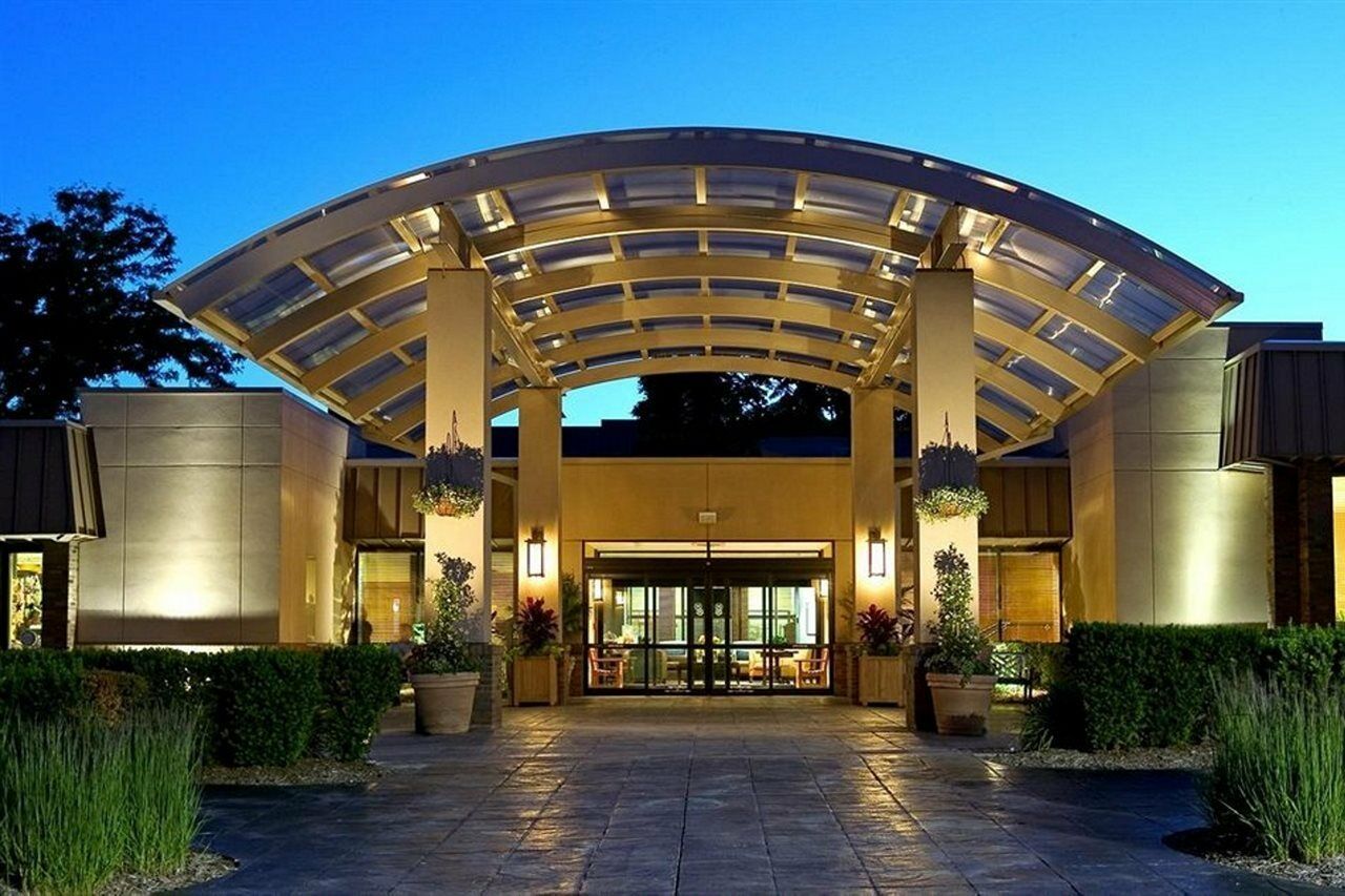Sheraton Milwaukee Brookfield Bagian luar foto